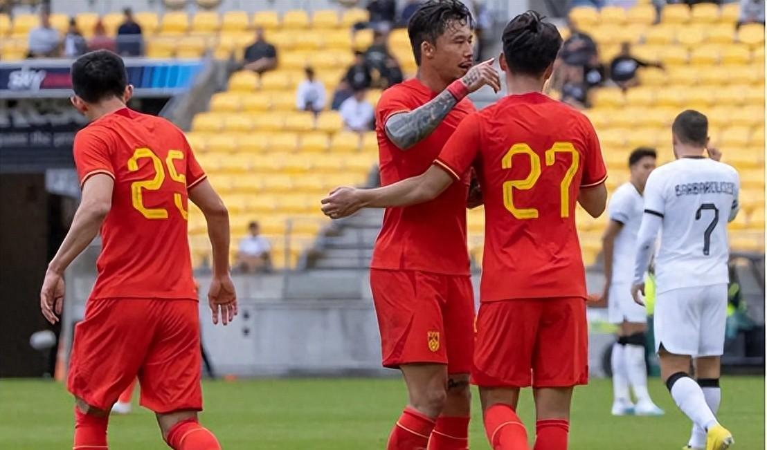 女子足球赛场上,中国队成为焦点 女子足球赛场上,中国队成为焦点