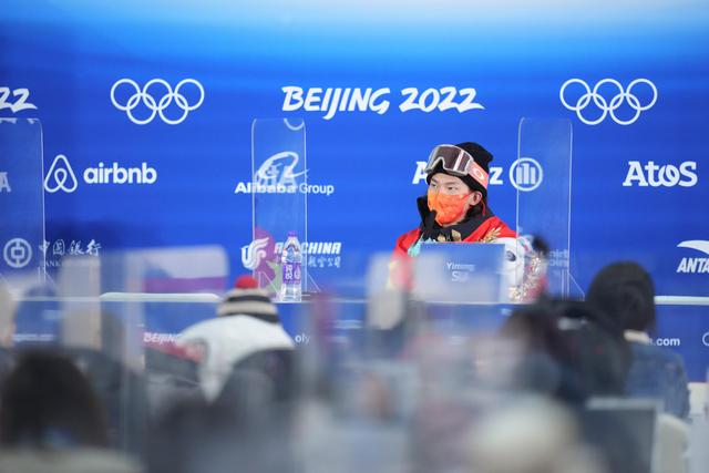 关于俄罗斯击剑选手斗志昂扬，勇夺金牌的信息